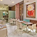 Petit Palace Marques Santa Ana Hotel