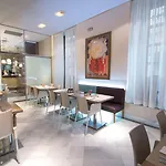 Hotel Petit Palace Marques Santa Ana 4*